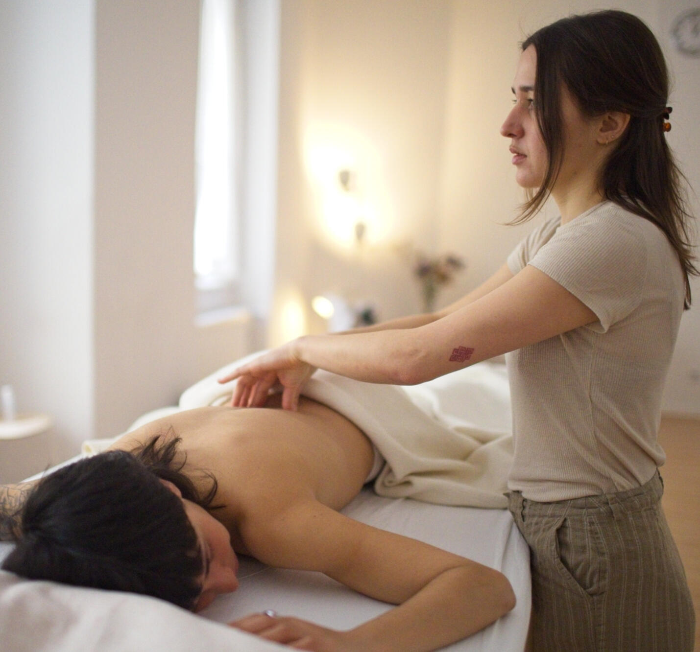 Polina Anderson - Somatic Bodywork Berlin | Transformative Bodywork | Psychosomatic Process